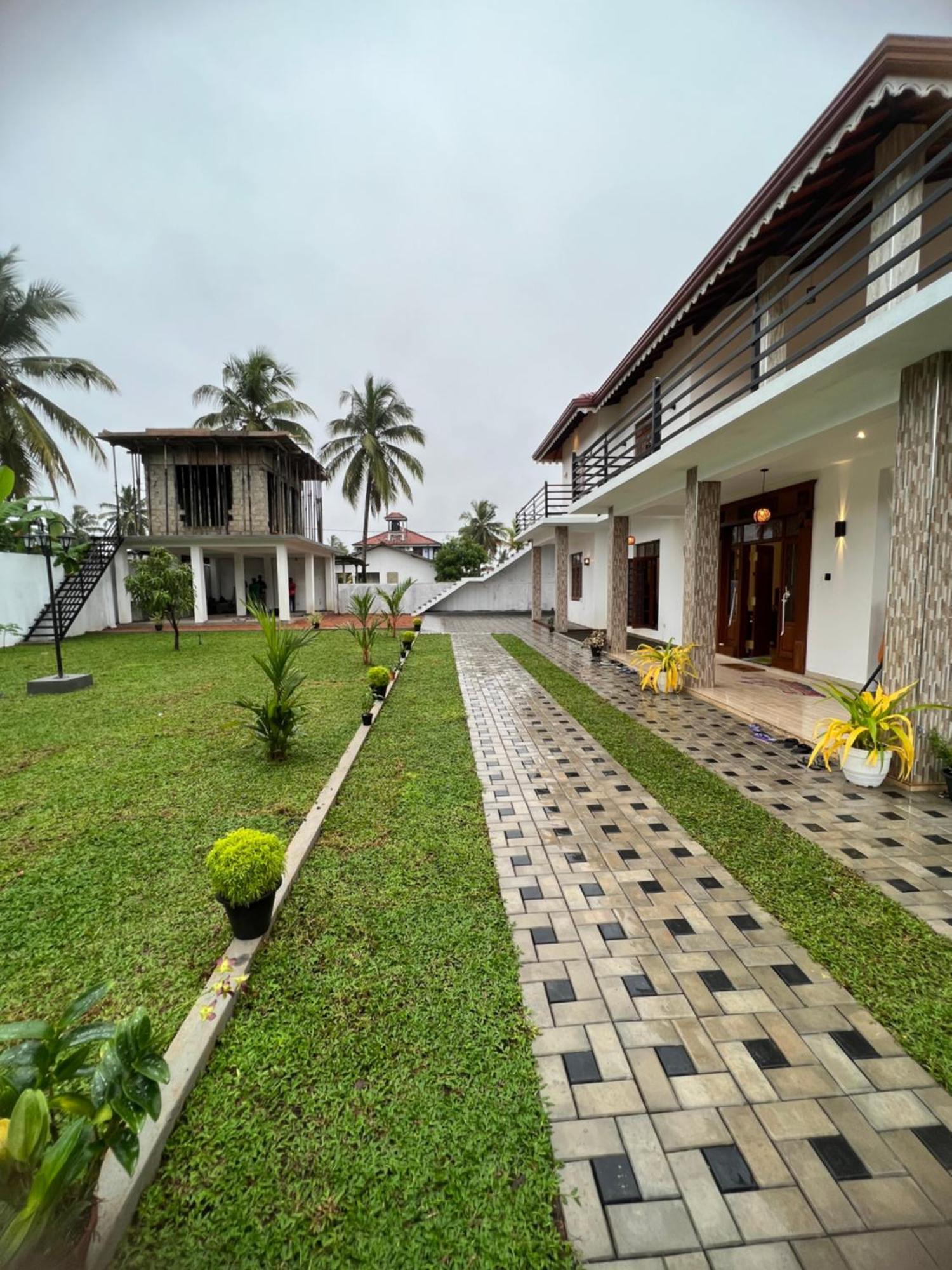 Ahasna Airport Villa Negombo Buitenkant foto