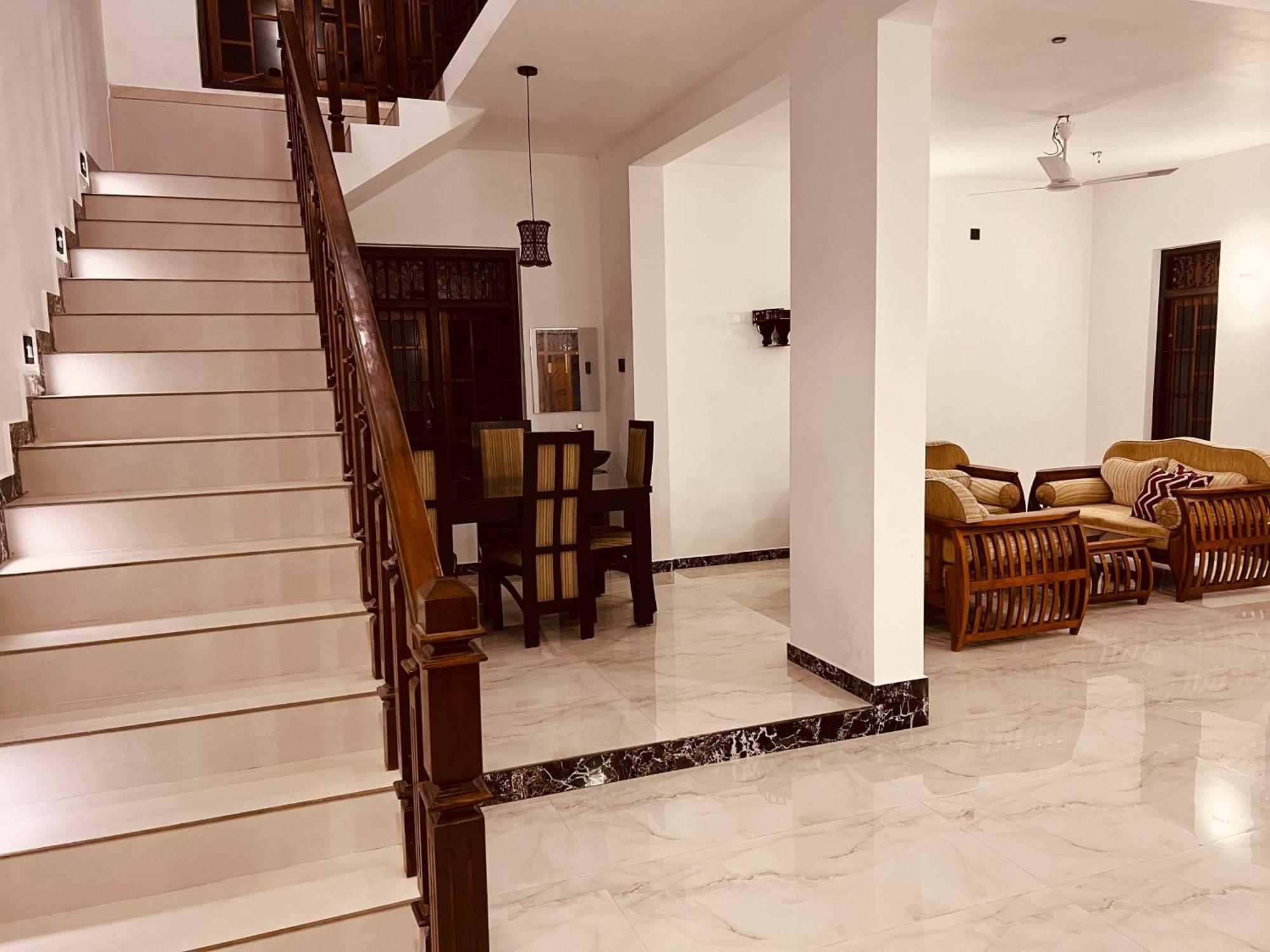 Ahasna Airport Villa Negombo Buitenkant foto