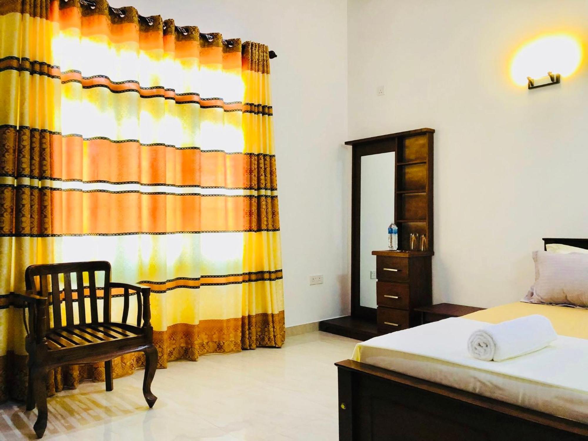Ahasna Airport Villa Negombo Buitenkant foto