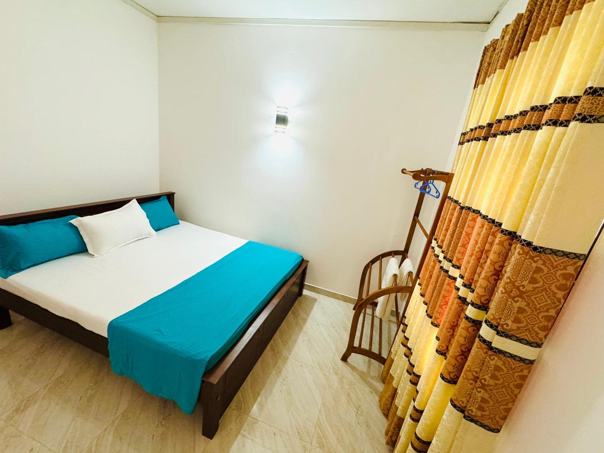 Ahasna Airport Villa Negombo Buitenkant foto