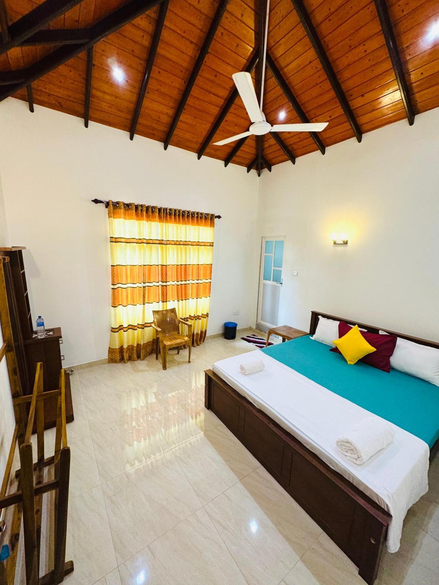 Ahasna Airport Villa Negombo Buitenkant foto