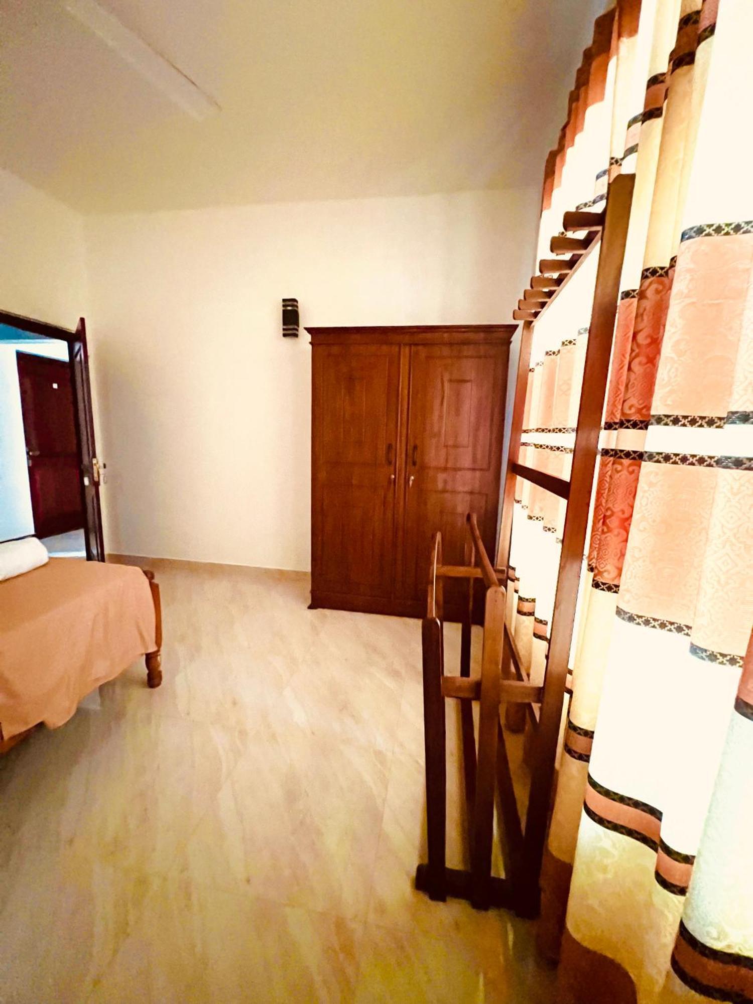 Ahasna Airport Villa Negombo Buitenkant foto