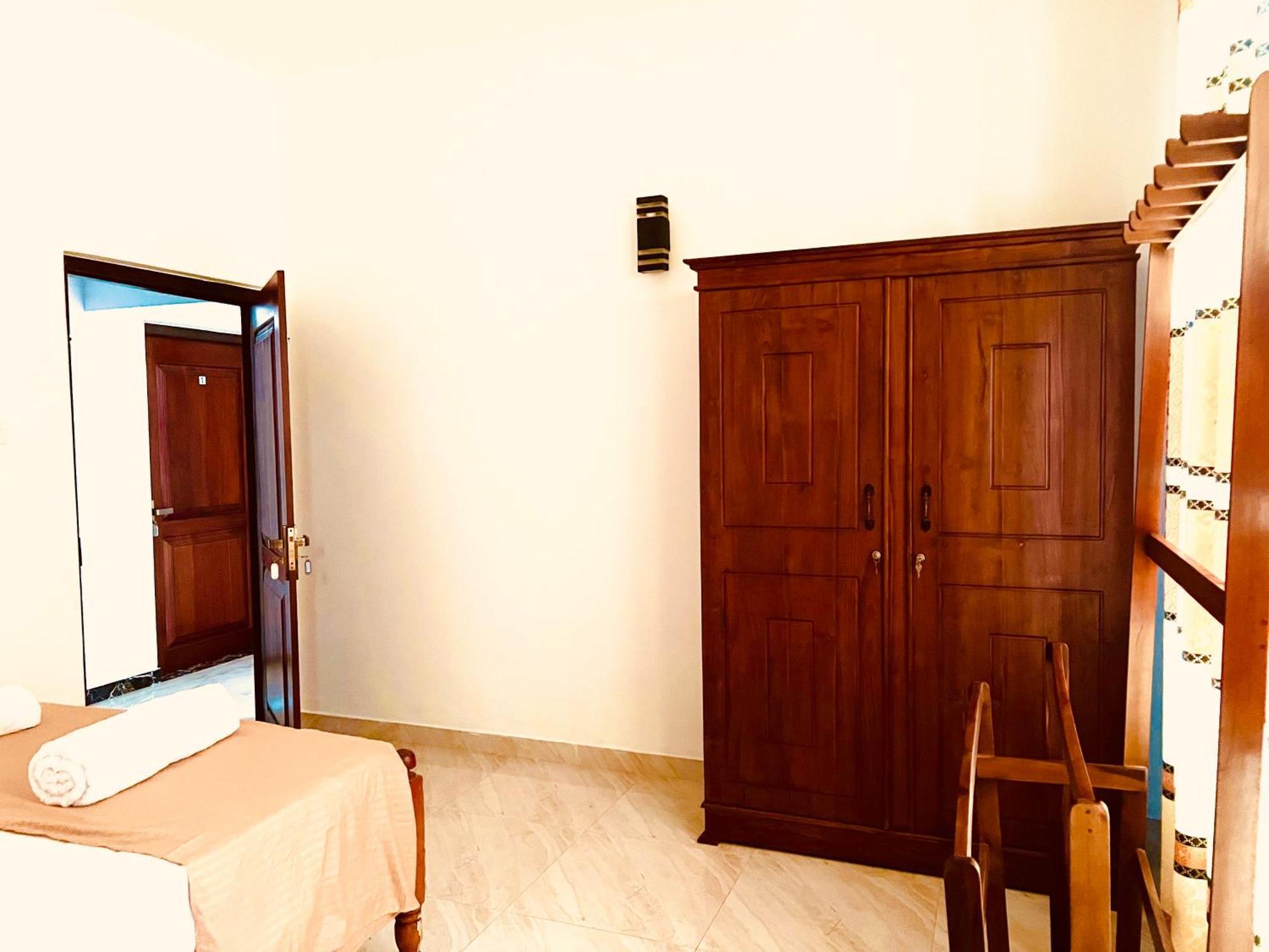 Ahasna Airport Villa Negombo Buitenkant foto